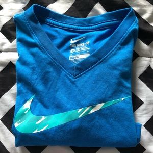 Girls Nike dry fit shirt